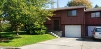 Building Photo - 3 bedroom, 2 bath plus family room duplex-...