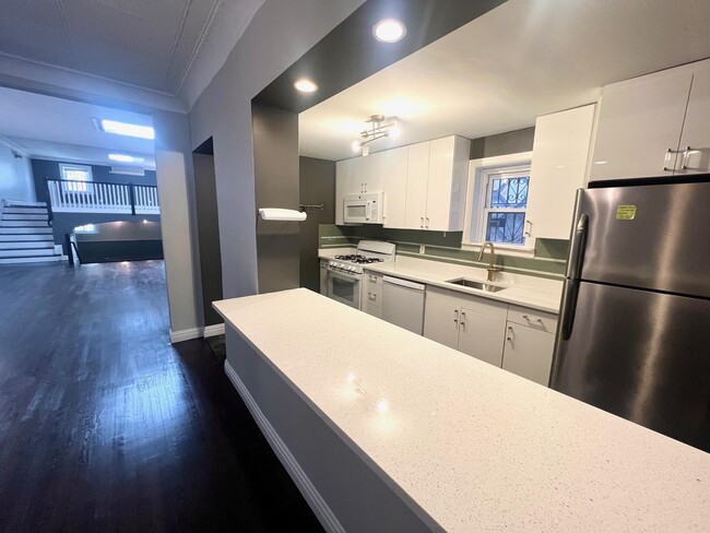 Building Photo - 471 Palisade Ave