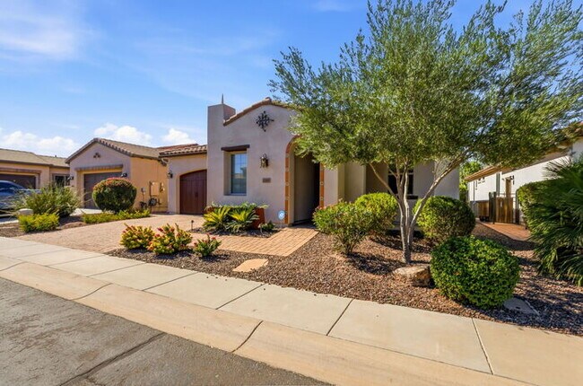 Building Photo - Encanterra Golf Community