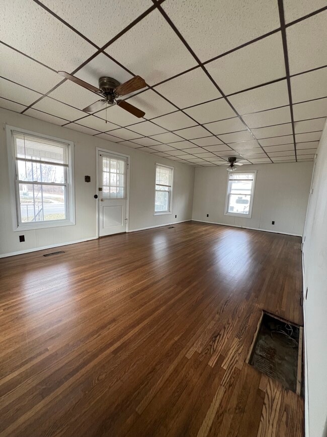 Building Photo - 3200 S 7th St