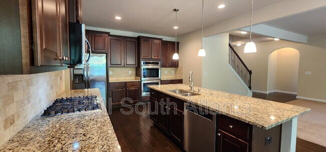 Building Photo - 525 Twelve Oaks Dr