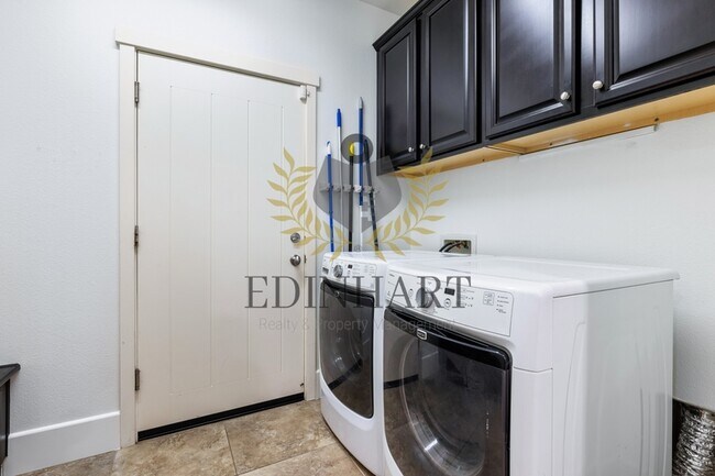 Building Photo - 1632 N Broadbent Ln