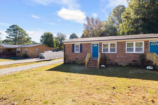 Building Photo - 512 E Branch St