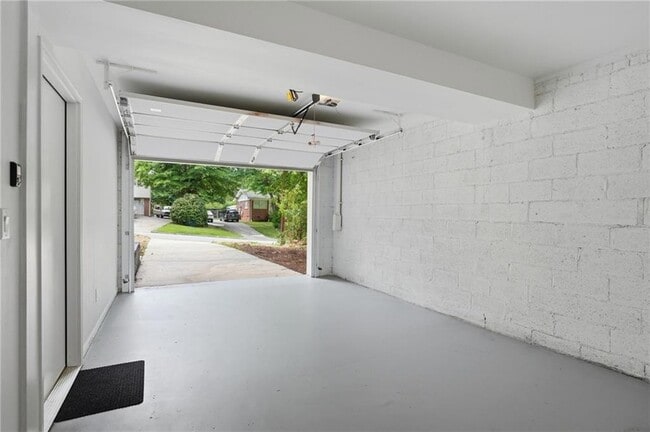 Building Photo - 3270 Belfort Rd SE