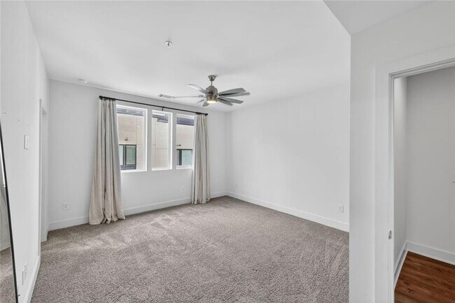 Building Photo - 1214 Chelsea Cir NW