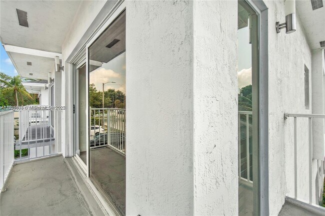 Building Photo - 6323 NW 1st Pl