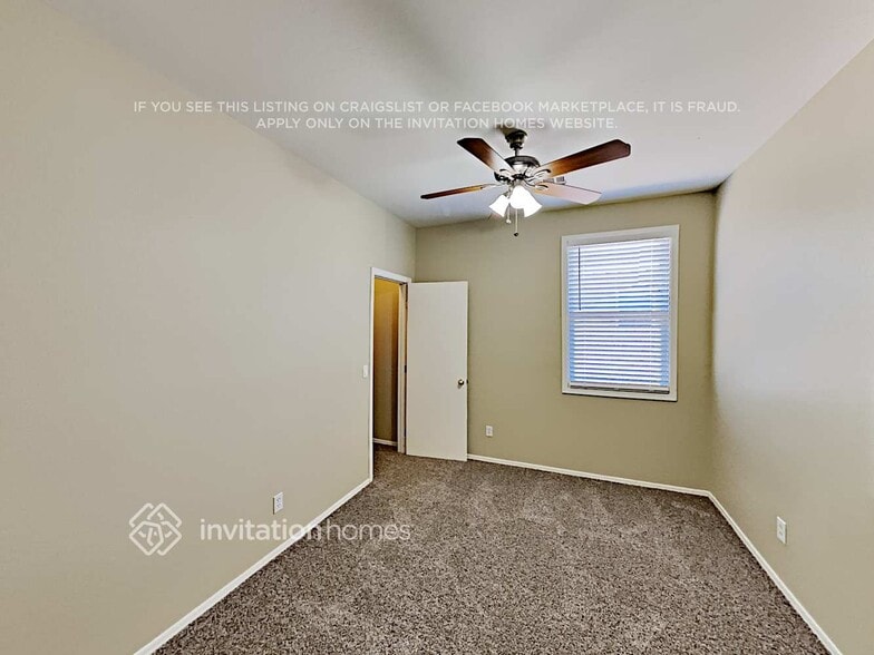 Building Photo - 15120 W Mercer Ln