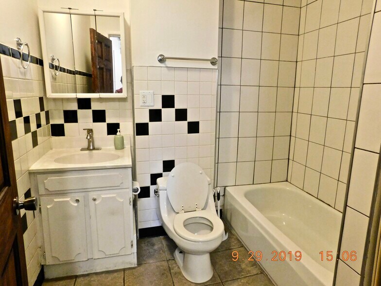 Bathroom - 1340 W 19th St