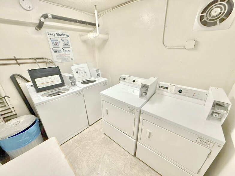 Building Photo - 12745 Venice Blvd