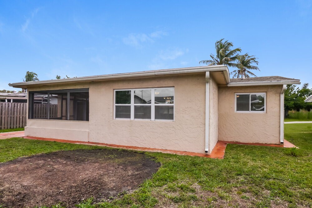 Building Photo - 9521 NW 25th St