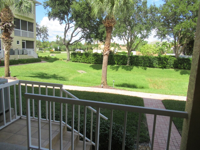 Building Photo - TIERRA VERDE - Updated Unfurn. Annual - 3 BR/3.5 BA, 2 CG Tandem Garage