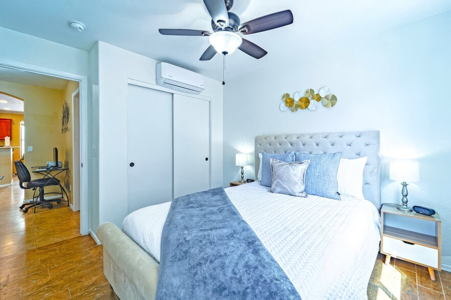 Building Photo - 1546 N Desert Willow St