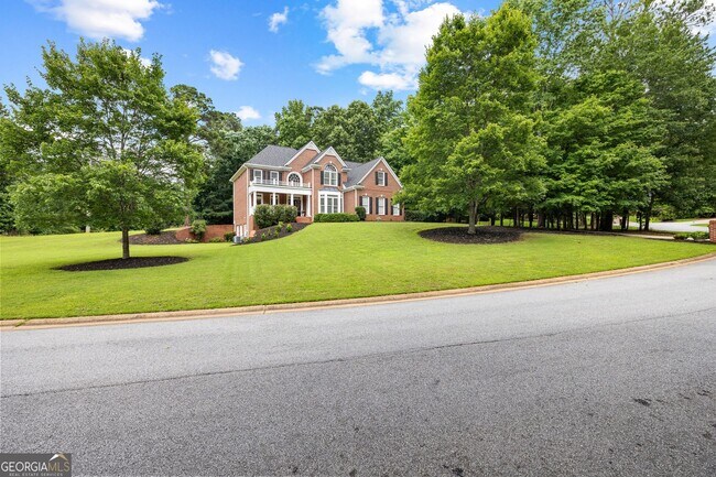 Building Photo - 340 Broadmoor Dr