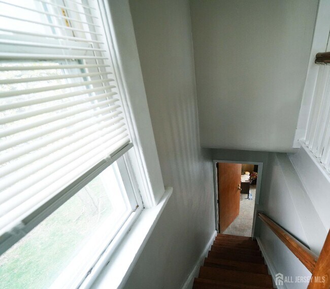 Building Photo - 211 S 11th Ave