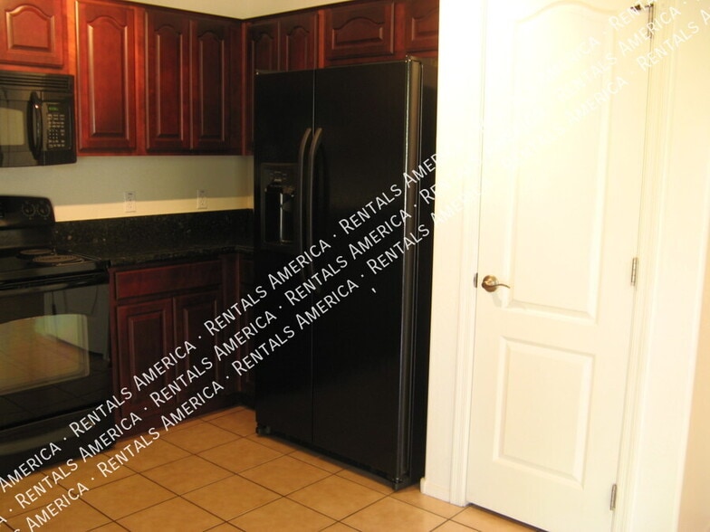Building Photo - 1378 W Brangus Way