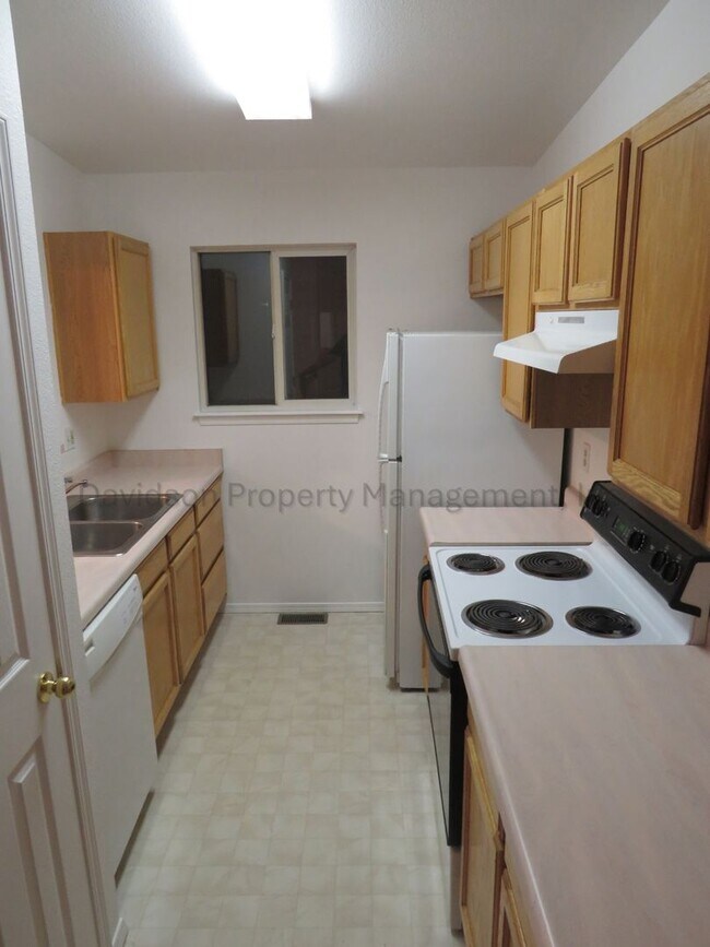Building Photo - 2135 W Platte Ave