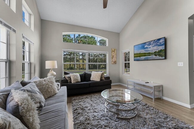 Building Photo - 4-Bedroom, 4-Bathroom in Kissimmee ***MOVE-IN SPECIAL/50% 2ND MONTH***(FURNISHED/OPTIONAL)