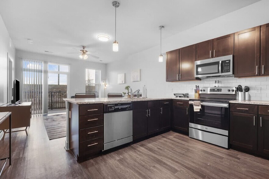 Building Photo - 8506 Westfield Blvd