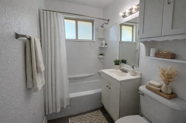 Building Photo - 2333 Becker Pl