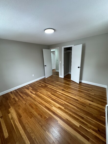 Building Photo - 285 Pinewood Dr