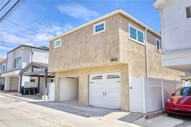 Building Photo - 705 Larkspur Ave
