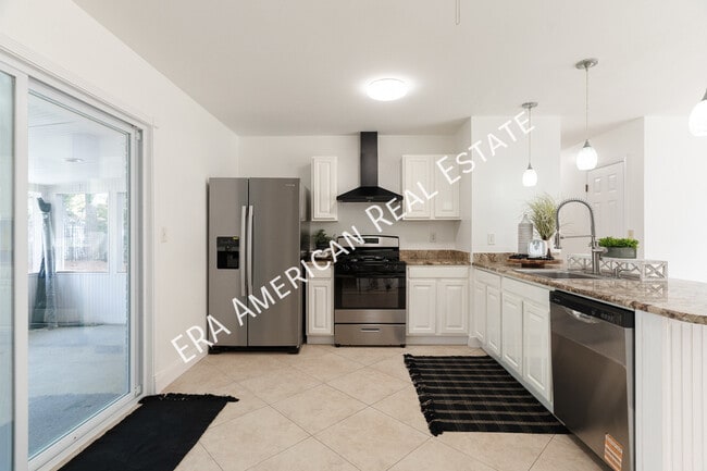 Primary Photo - 305 Meggs Dr NE