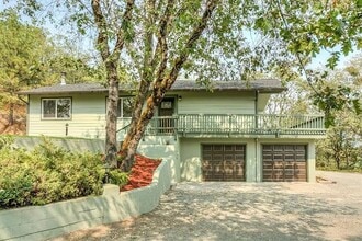 Building Photo - Relaxing Oasis