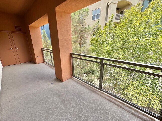 Building Photo - Guard-Gated spacious 2-Bedroom Condo Near the Las Vegas Strip
