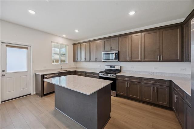 Building Photo - 2424 Castlebar Dr