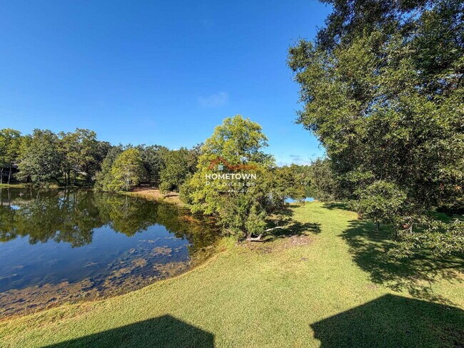 Building Photo - 1500 E Johnson Ave