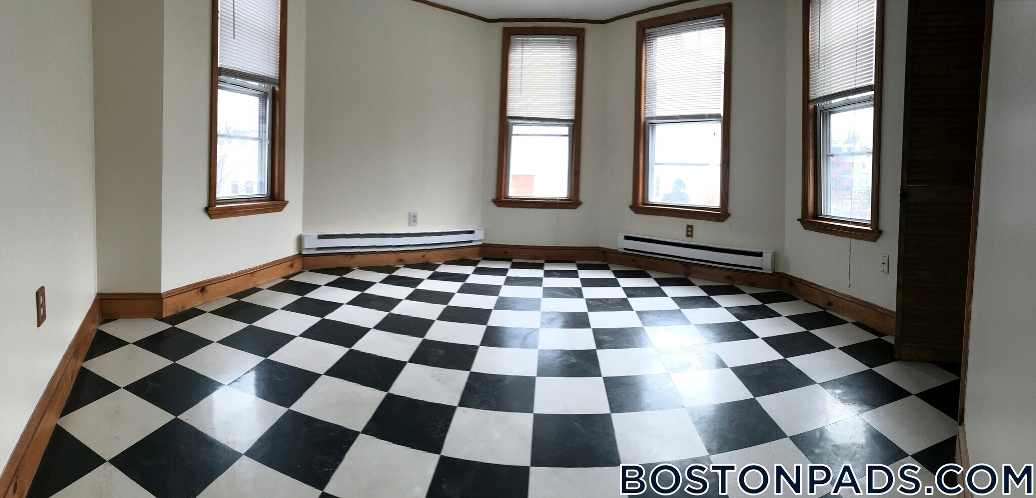 Building Photo - 739 Parker St