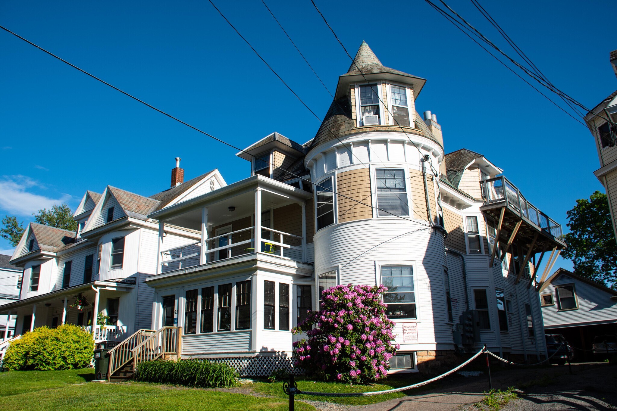 Building Photo - 93 Buell St