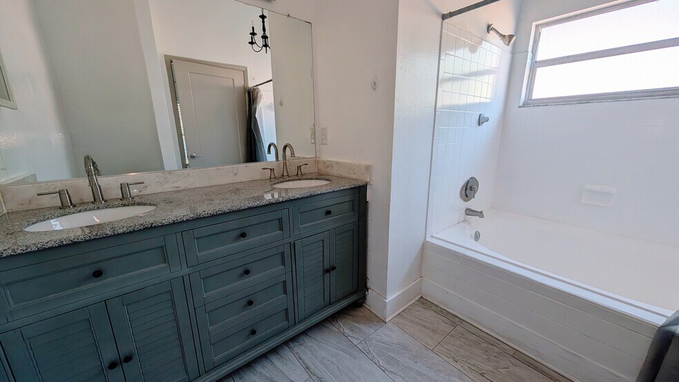 Building Photo - 12020 Fruitwood Dr