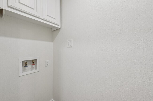 Building Photo - 14 Fiddleleaf Ct