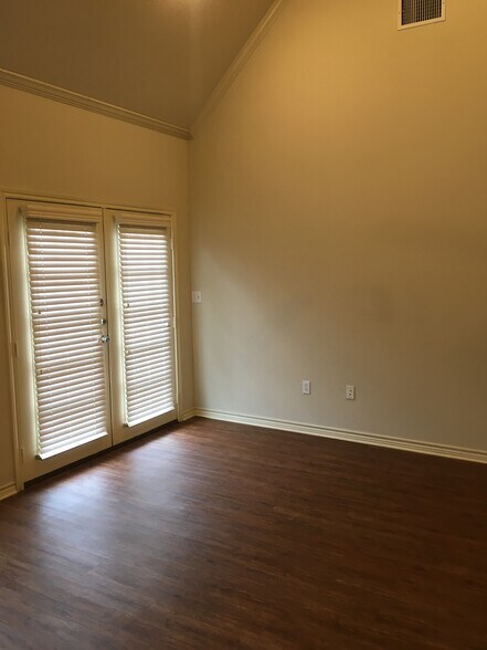 Building Photo - 6222 Ashton Ct