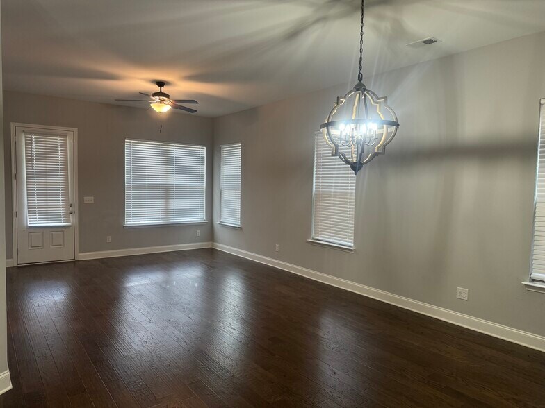 Building Photo - 3064 Flowing Creek Dr