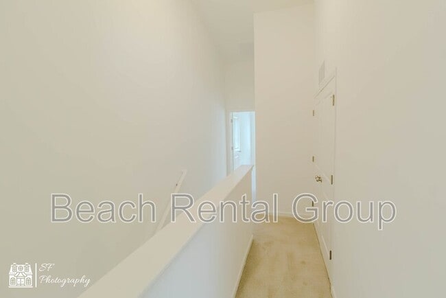 Building Photo - 115 Crescent Wy