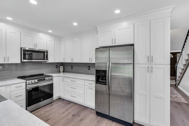 Building Photo - Private Cul-de-Sac Living: 4BR Home with Pool & Geothermal HVAC