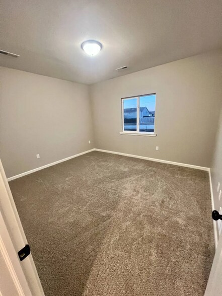Building Photo - 9901 Weeping Willow Dr