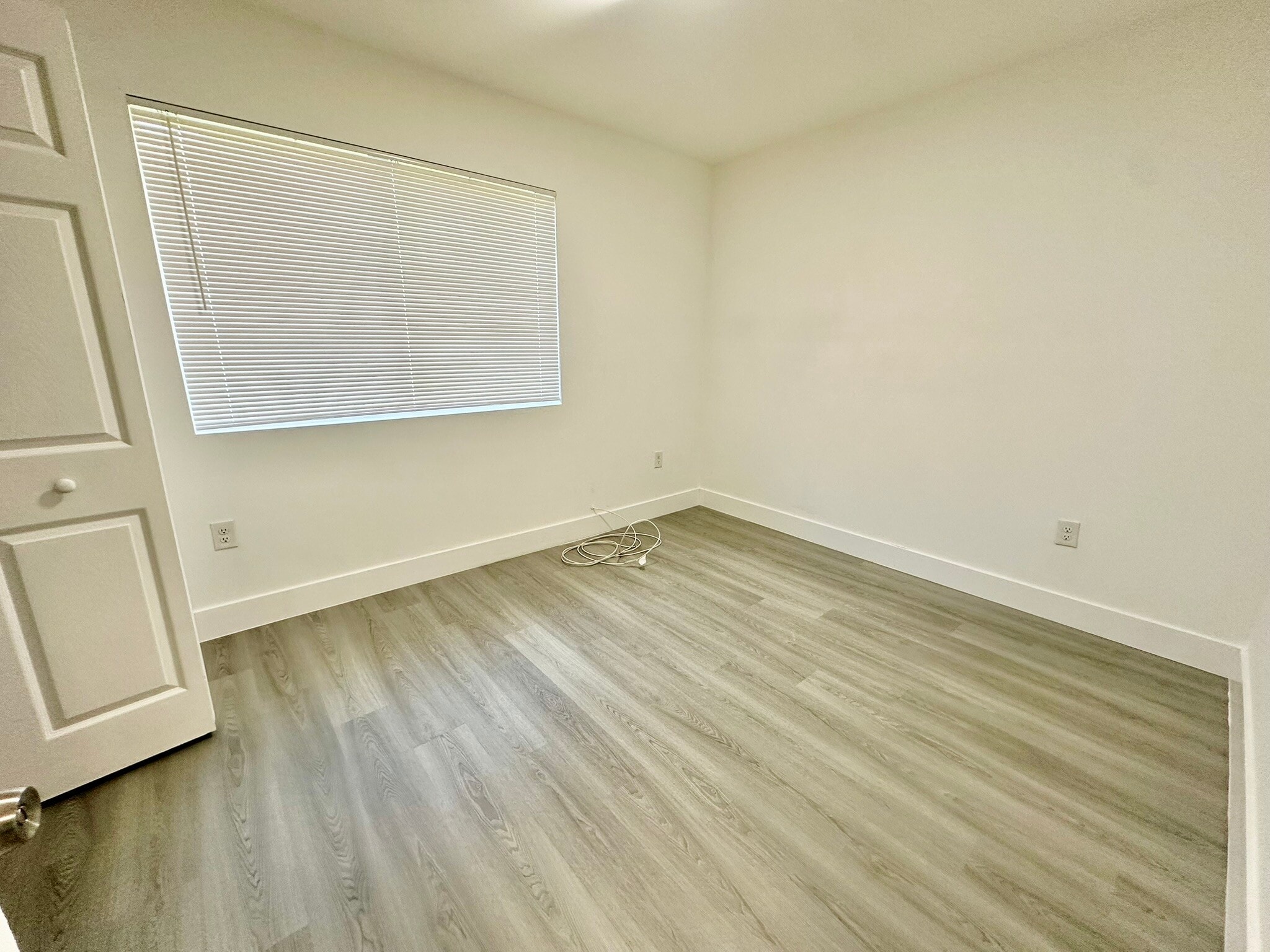 Building Photo - 11115 NE 13th Ave