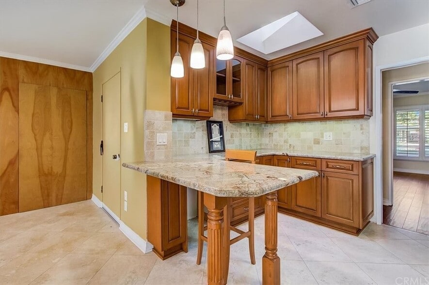 https://my.matterport.com/show/?m=jzeRU6tT8Ln - 1331 N Lincoln St
