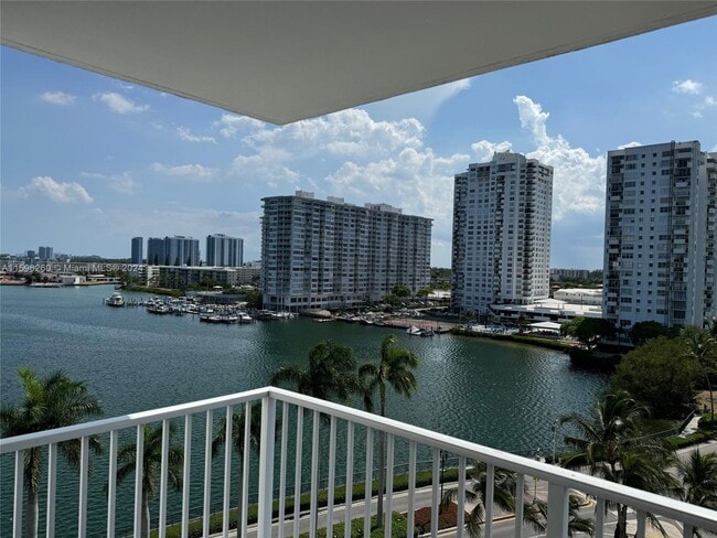 Building Photo - 2801 NE 183rd St