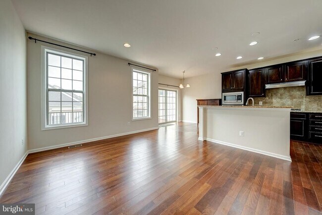Building Photo - 22635 Norwalk Square