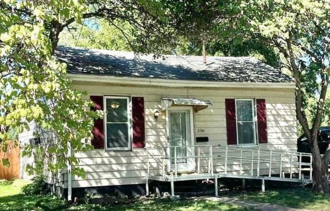 Primary Photo - 336 E Wolcott St