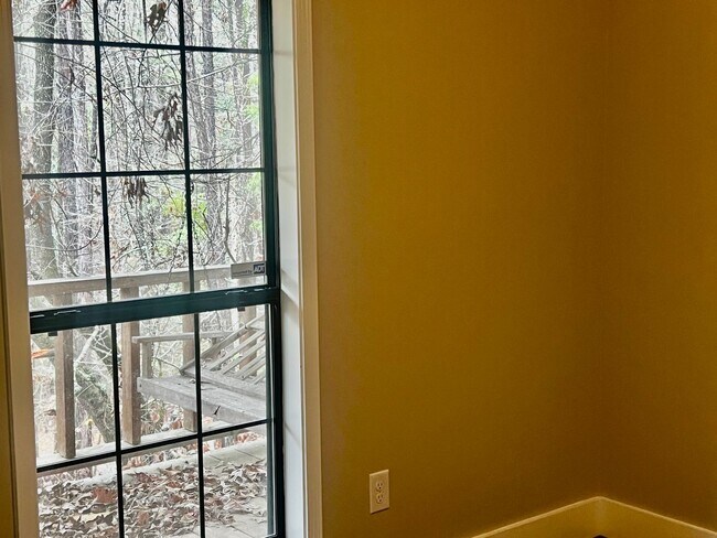 Building Photo - 95 Oakwood Dr