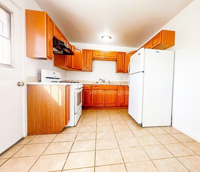 Building Photo - 109 Rochex Ave