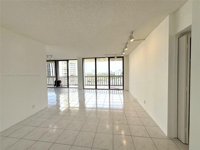 Building Photo - 19355 Turnberry Way