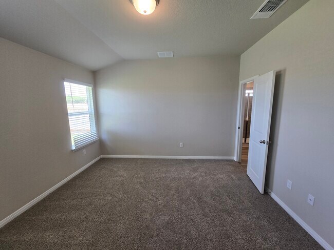 Building Photo - 5100 Stockton Ln