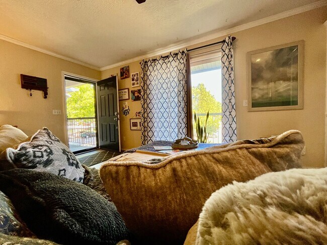 Building Photo - 3200 W Britton Rd