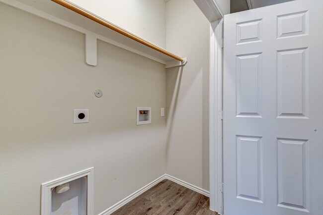 Building Photo - Charming 3 Bed, 2 Bath Home in Science Hill Subdivision*New Construction*